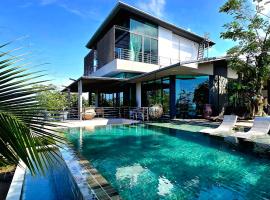 Krabi Glass House Sea View Villa，位于塔可克海滩的酒店