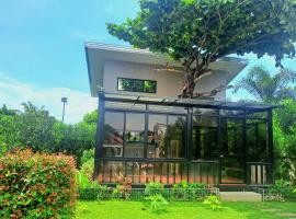 Entire Loft House Patio & Garden, Belle's Homestay，位于Balanga的酒店
