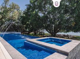 Bungalow Cajititlan 2 bedrooms & lake view，位于Cajititlán的酒店