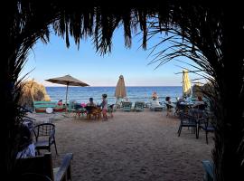 Amanda beach hotel，位于达哈布的酒店