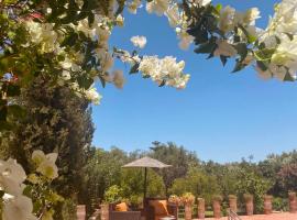 Villa Apollonia - Blissful Garden Paradise with Pool nestled in Nature，位于索维拉的酒店