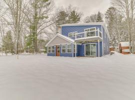 Waterfront Gaylord Getaway with Otsego Lake Access!，位于盖洛德的酒店