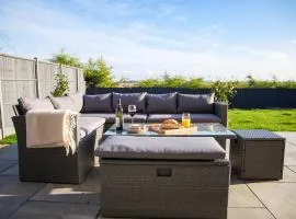 4x Bed Luxurious Home With a View