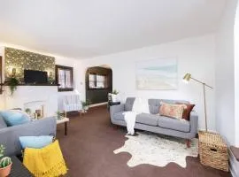 Cozy & Convenient Getaway 3BD 2BA Dog Friendly