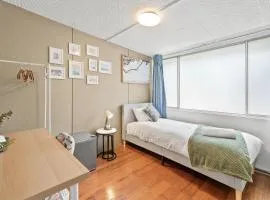 Bright Single Room - Serene Spot at Peakhurst - Shared Bathroom