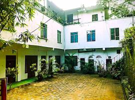 Ninety Nine Grand Hotel，位于巴杜勒的酒店
