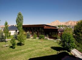 Khan Tengri Hotel，位于纳伦的酒店