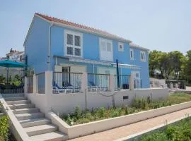 3 Bedroom Beautiful Home In Sutivan