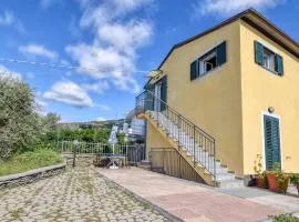 5 Bedroom Stunning Home In Lavagna