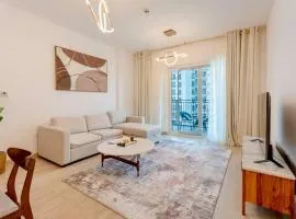 1BR Stylish Luxury Modern Home Yas Island 427WE B10