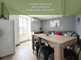 La Source du Bonheur-Clim Parking Wifi - CLG Savoie，位于圣皮埃尔－达尔比尼的酒店