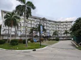 Near Airport, Affordable Coliving Space for Backpackers with Pool, Gym, and More