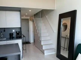 Cozy Penthouse Loft - Near the Airport