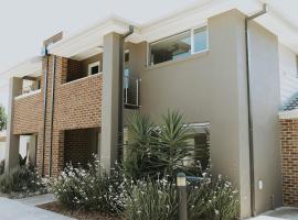 Spacious Stay On Shamrock, Bendigo，位于Golden Square的酒店