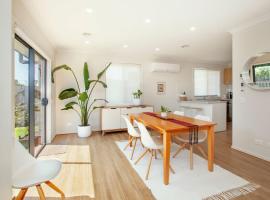 Northside Townhouse Geelong，位于Norlane的酒店