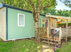 Camping 4 étoiles - Parc aquatique - eei0fi，位于奥雷龙圣乔治的酒店