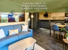 Au P'tit Randonneur - Parking Terrasse - CLG Savoie