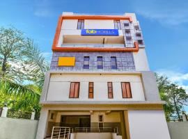 FabExpress Starhood - Nr Lanco Hills, Manikonda，位于Gundipet的酒店