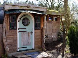 Sprookjesachtige blokhut，位于Laag Zuthem的酒店