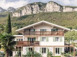 Pomella's Guesthouse