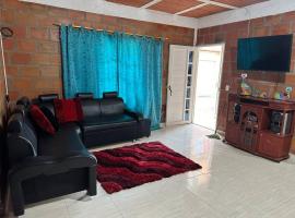 Apartamento en Santa Elena，位于El Cerrito的酒店