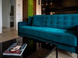 LuxeDesign Apartment