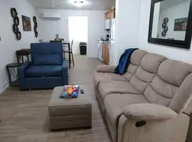 Beautiful 2BR Oasis - Perfect Tucson Getaway