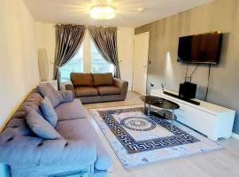 Sunderland Villa Luxuria House and Apartment Accommodation - Free Double Private Parking，位于桑德兰的酒店