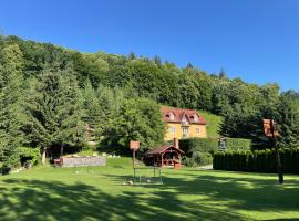 Pensiunea Hétvezér Panzió，位于Sub Cetate的酒店