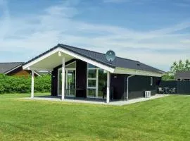 Three-Bedroom Holiday Home In Tarm