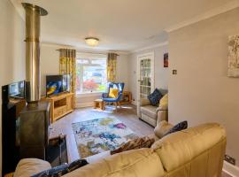 Charming 2BD House - Parking & Garden in Oban，位于奥本的酒店