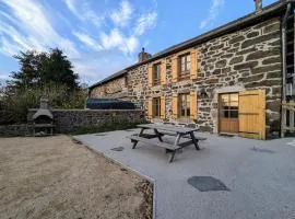 Gîte familial en Haute-Loire avec terrain clos, à proximité de l'Ardèche et des stations de ski - FR-1-582-236