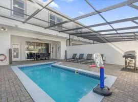 5 Bedrooms 45 Bathrooms Solterra 7436 Ol