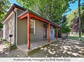 Greenwood Cottage - Close to CBD, Leafy Backyard