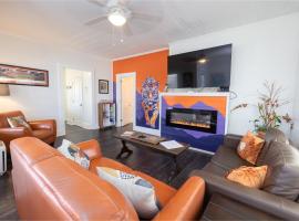 Cozy Downtown Seneca Bungalow，位于塞尼卡的酒店