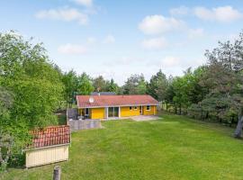 Stunning Home In Fjerritslev With Wifi，位于菲耶里茨莱乌的酒店