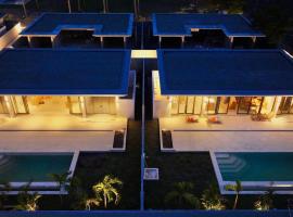 Whales and Waves Residential Village，位于Pulau Sarang的酒店