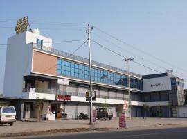 Hotel Mahnsh Palace，位于阿南德的酒店