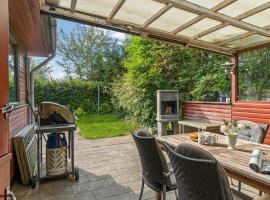 Beautiful Home In Struer With Kitchen，位于斯楚厄的酒店