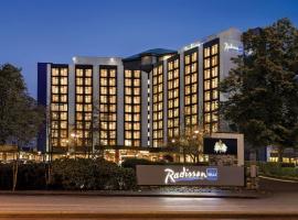 Radisson Blu Vancouver Airport Hotel & Marina，位于里士满的酒店