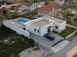 Amazing Home In Nin With Sauna