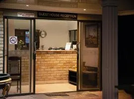 Gold Guest & Conference