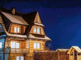 Lovely Apartment In Ratulow With Wifi