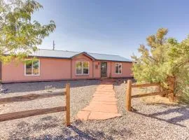 Stunning Views Quiet Bluff Home Near Hiking!