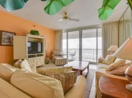 Beachfront Navarre Condo with Balcony, Walk to Ocean