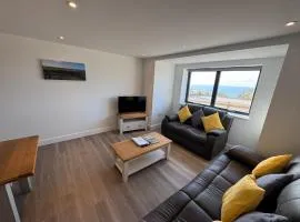 Camelot House 1 Bed Apartment with Sea views