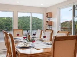 Twin Lake Retreat - Hot Tub & Private Beach