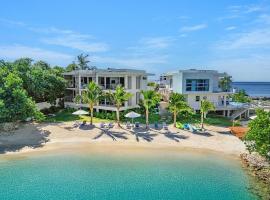 Santosha Whitehouse JM - 10 Bedroom Villa w Private Beach，位于白豪斯的酒店