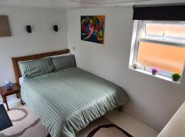 Private Guest Suite in Bletchley, Milton Keynes，位于布莱奇利的酒店