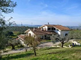 2 Bedroom Amazing Apartment In Moscufo